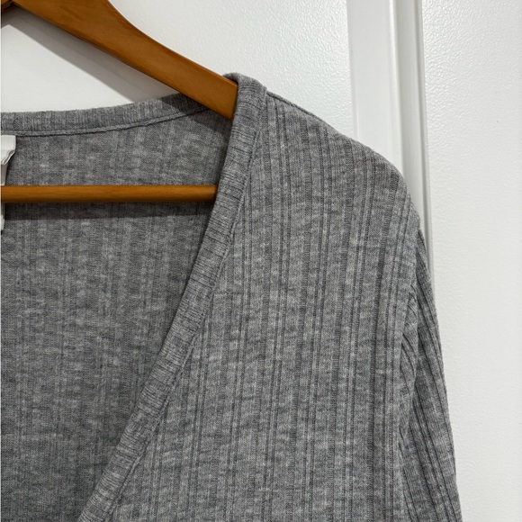 H&M Gray Ribbed Knit Cardigan | Women’s Size XXL - Picture 4 of 6